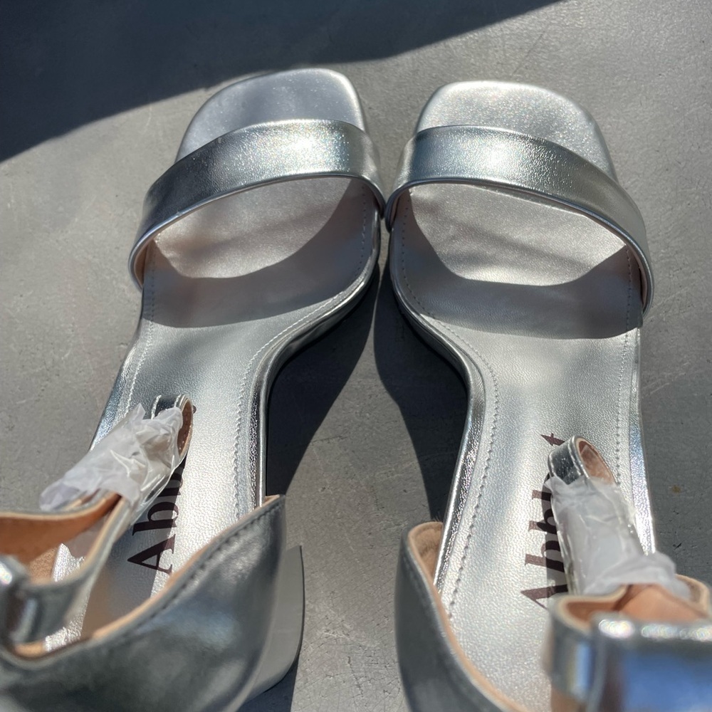 New Silver Chunky Block Heels Women's - Picture 7 of 12